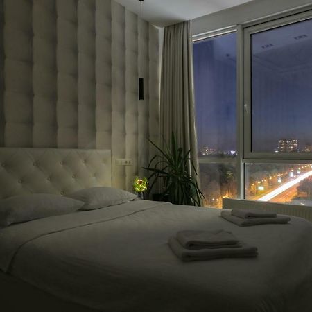 Black&White Apartment In Smart Plaza Kiev Exterior foto