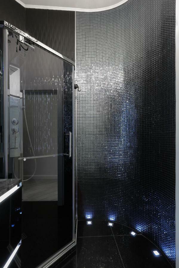 Black&White Apartment In Smart Plaza Kiev Exterior foto